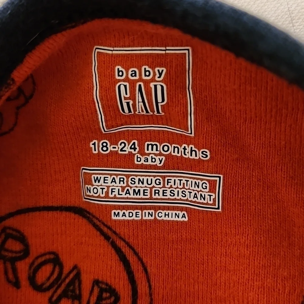 GAP baby orange
